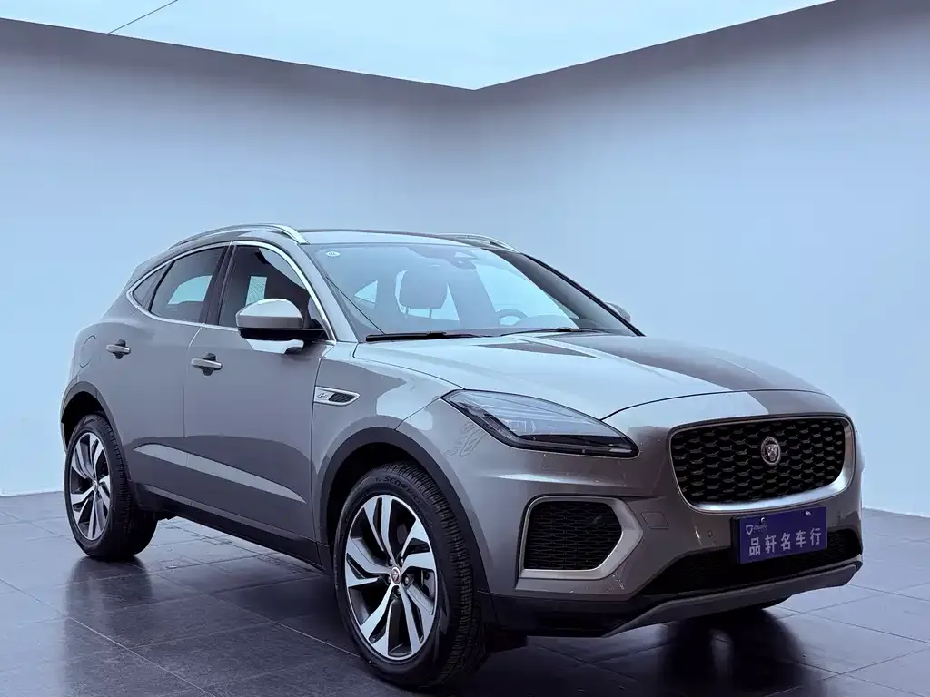 Jaguar E-PACE — фото 5