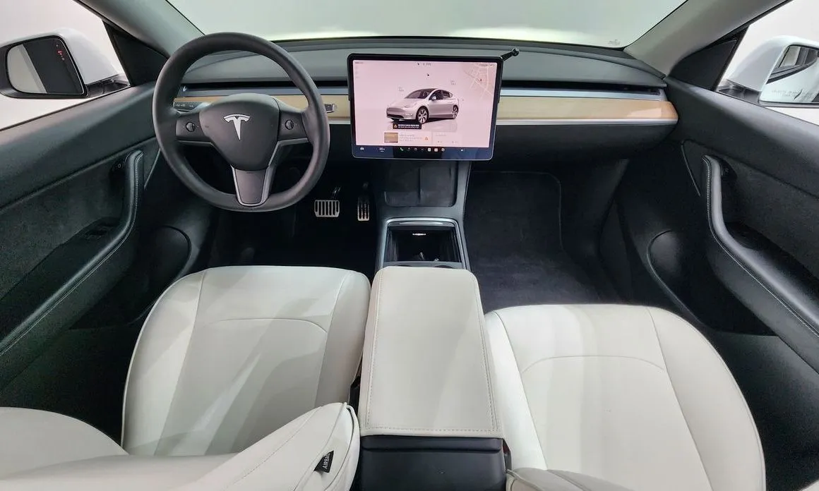 Tesla Model Y — фото 8