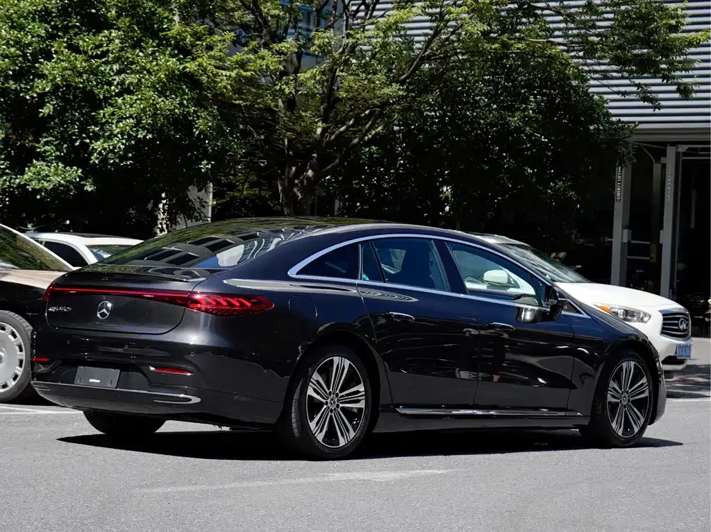 Mercedes-Benz EQS — фото 10