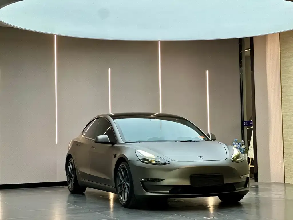 Tesla Model 3 — фото 6