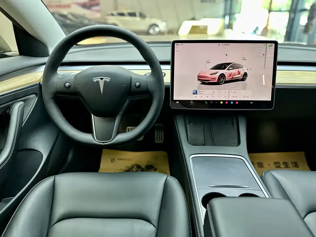 Tesla Model 3 — фото 9