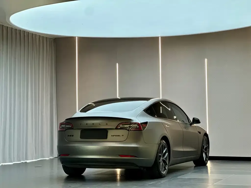Tesla Model 3 — фото 2