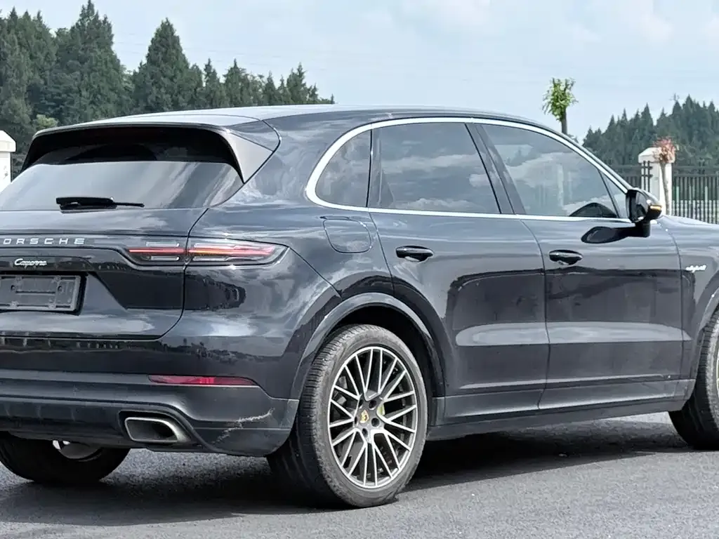 Porsche Cayenne Hybrid — фото 6