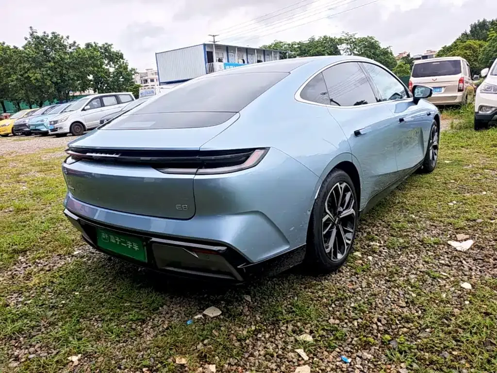 Geely Galaxy E8 — фото 10