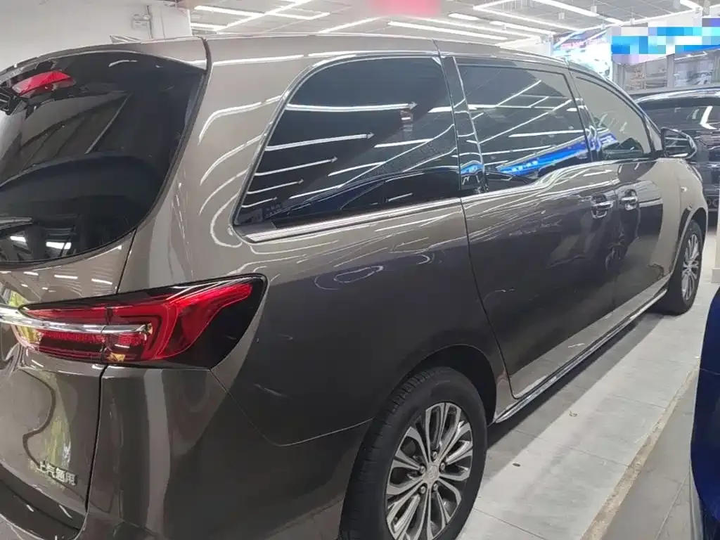 Buick GL8 2024 из CN, фото 3