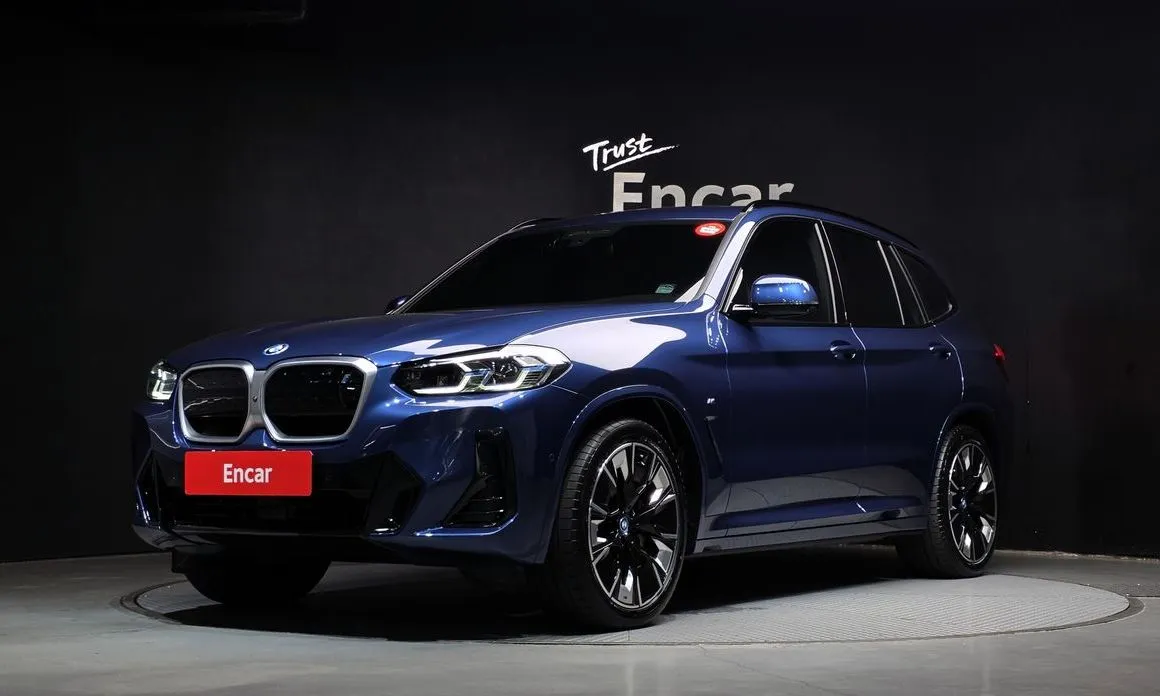 BMW iX3 — фото 1