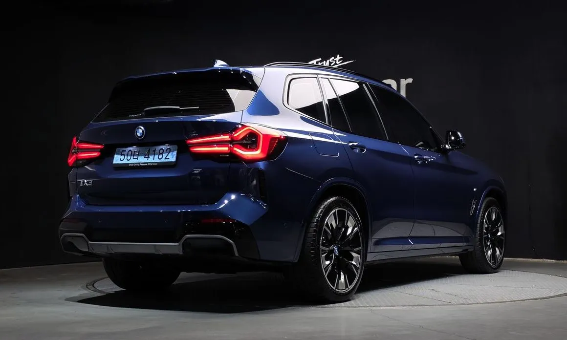 BMW iX3 — фото 4