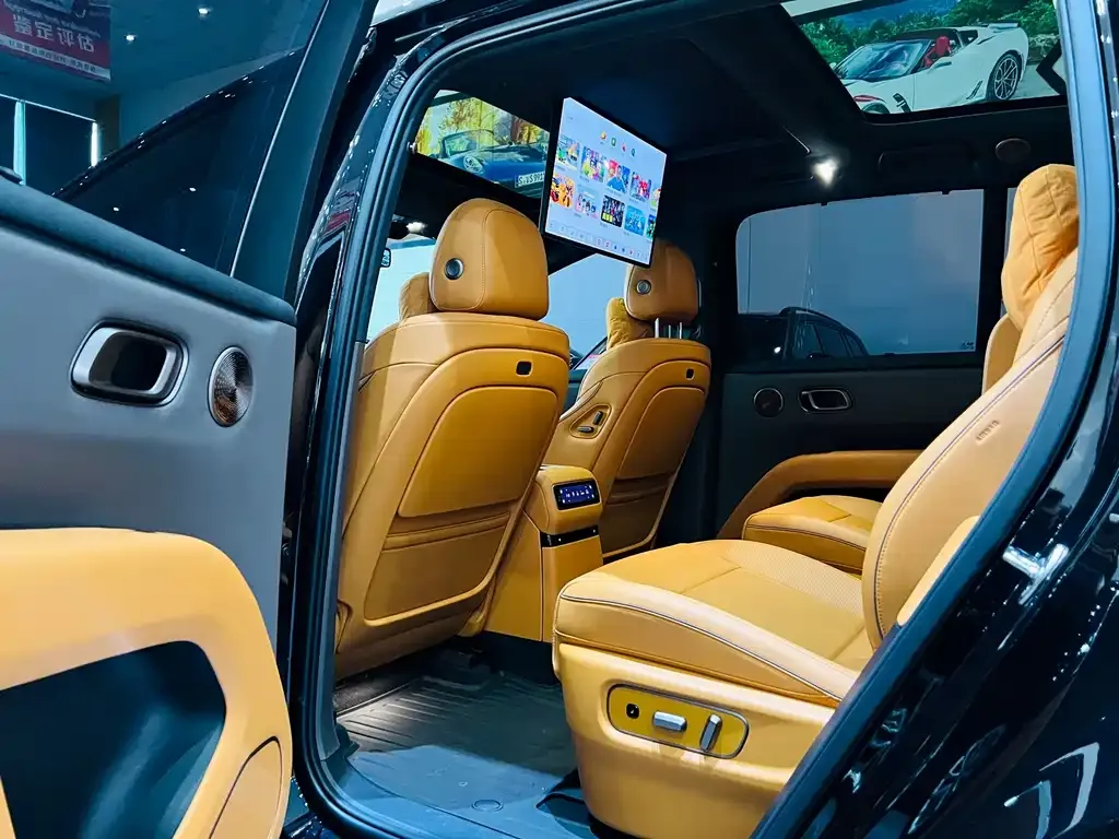 Li Auto i8 — фото 7
