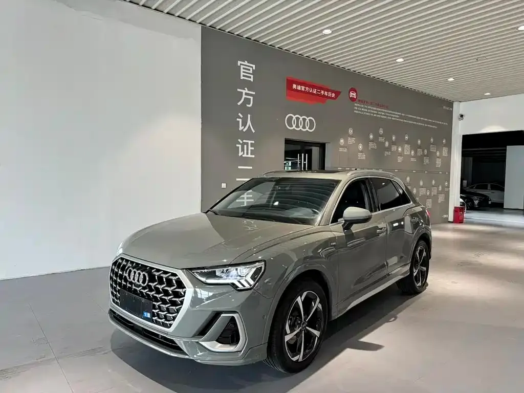 Audi Q3 — фото 1