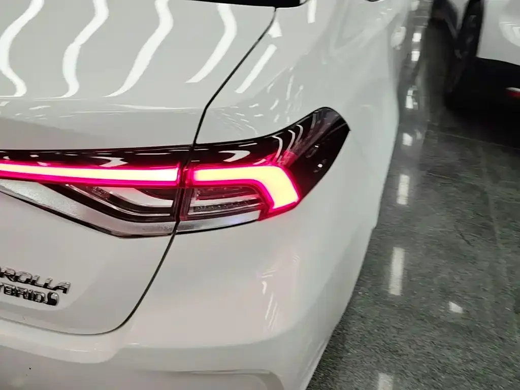 Toyota Corolla — фото 2