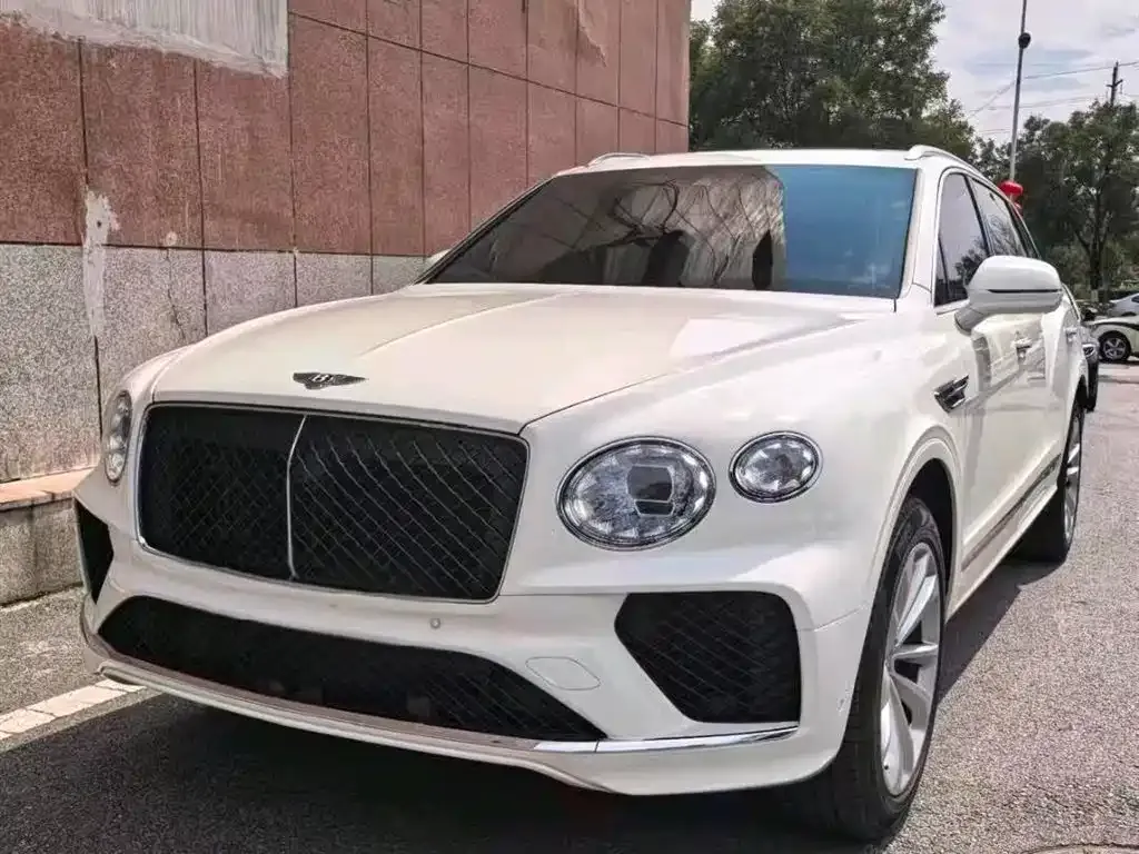 Bentley Bentayga — фото 1