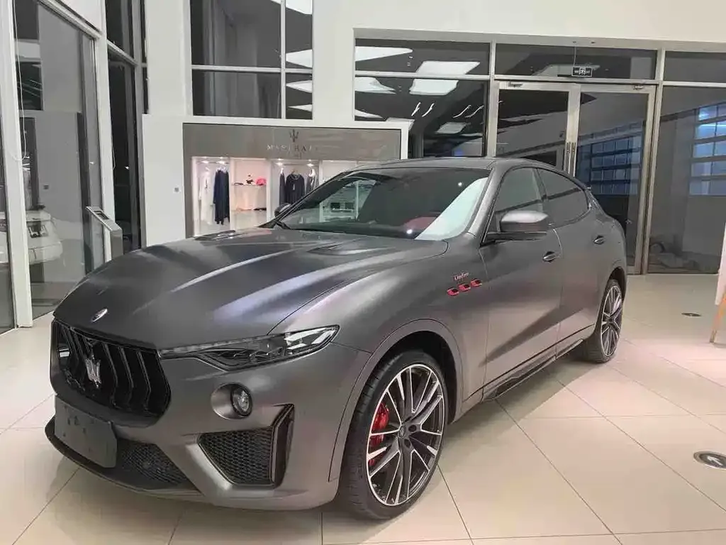 Maserati Levante — фото 1