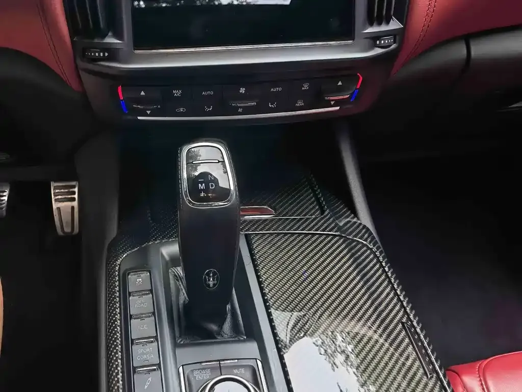 Maserati Levante — фото 4