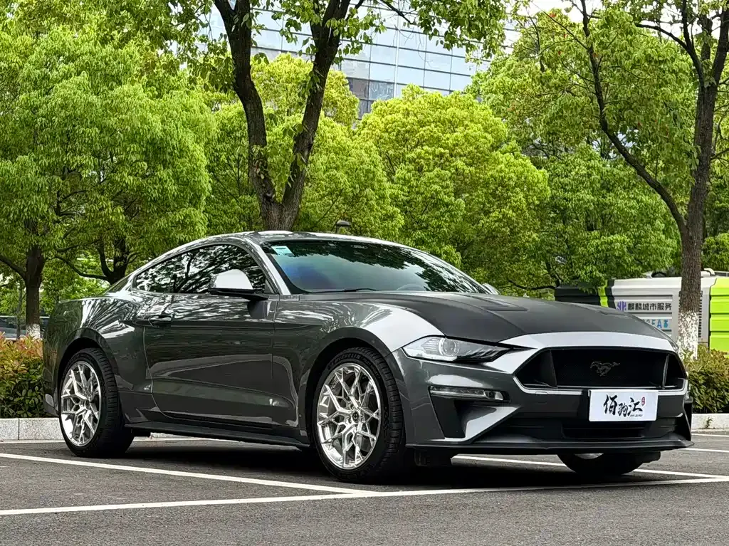 Ford Mustang — фото 8