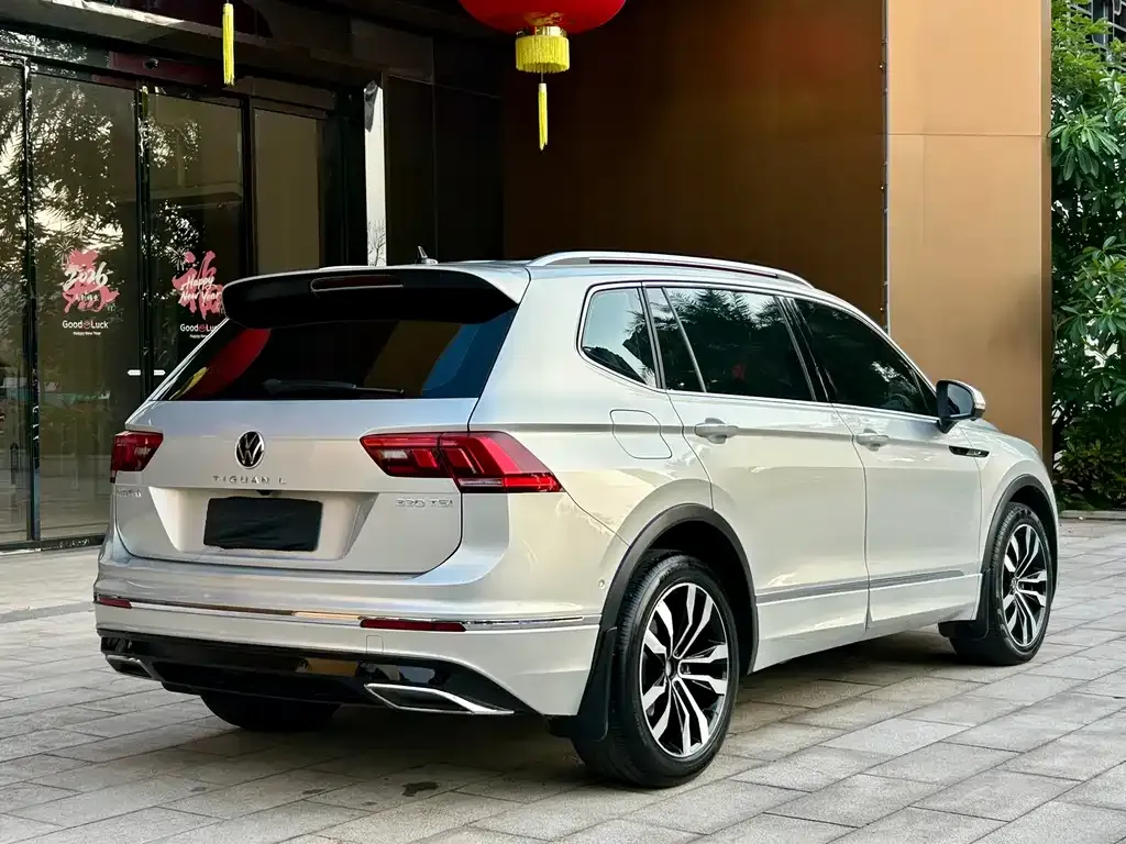 Volkswagen Tiguan L — фото 2