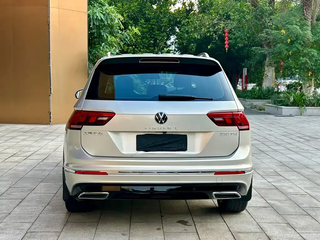 Volkswagen Tiguan L — фото 10