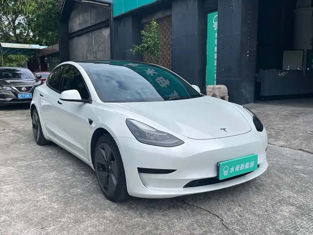 Tesla Model 3 — фото 5