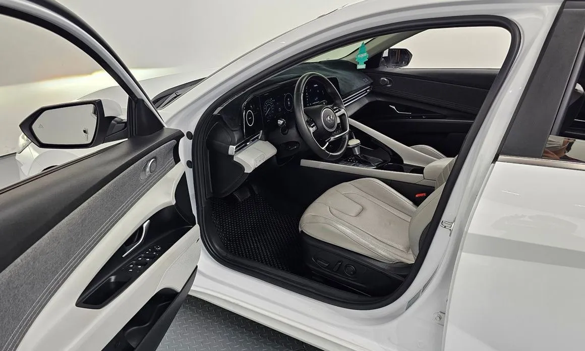 Hyundai AVANTE — фото 3