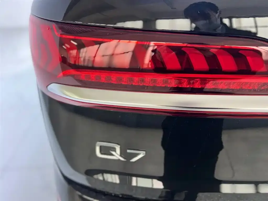 Audi Q7 — фото 4