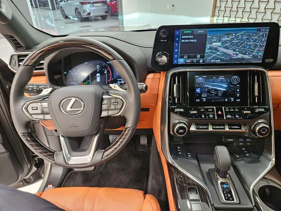 Lexus LX — фото 7