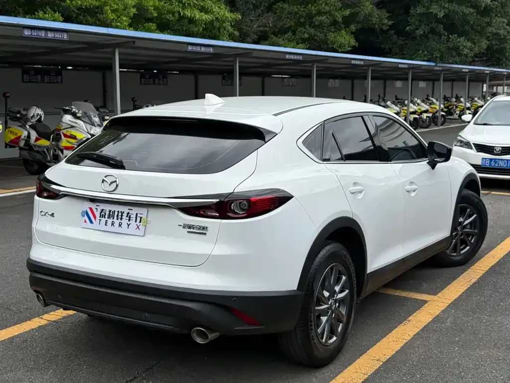Mazda CX-4 — фото 3