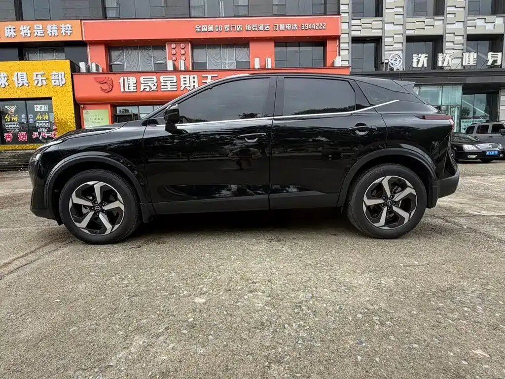 Nissan Qashqai — фото 9