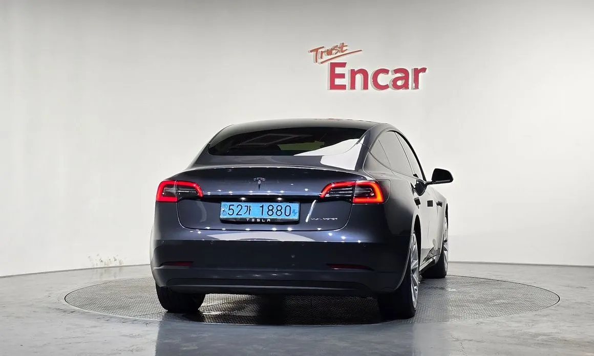 Tesla Model 3 — фото 2