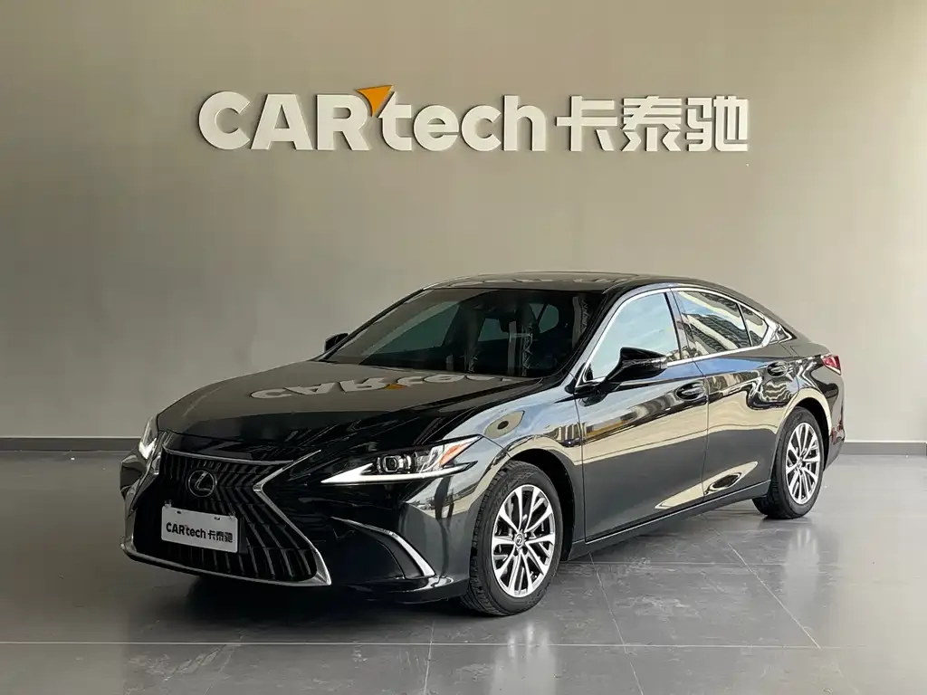 Lexus ES — фото 1