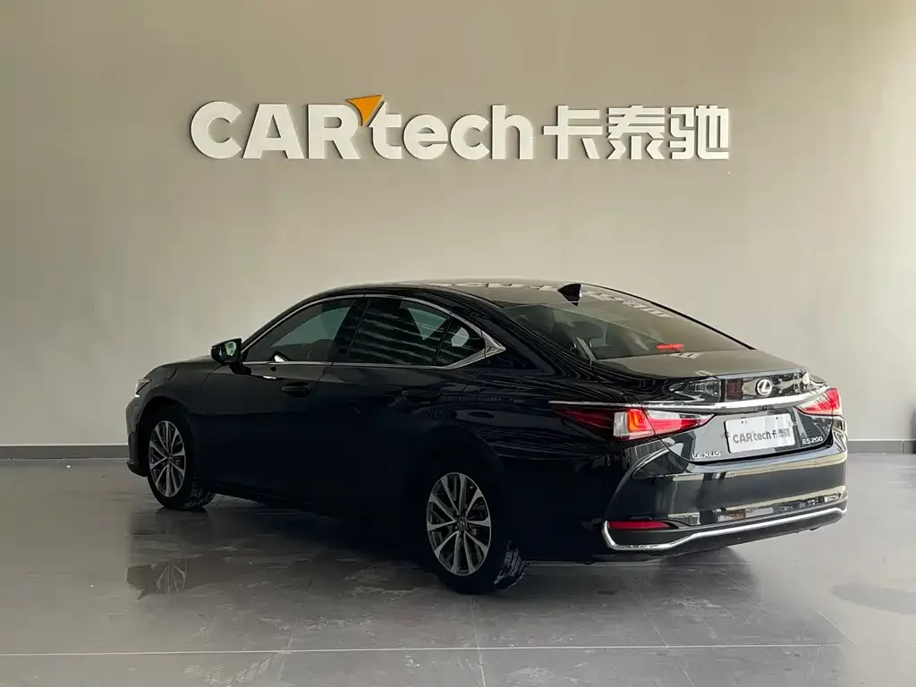 Lexus ES — фото 10