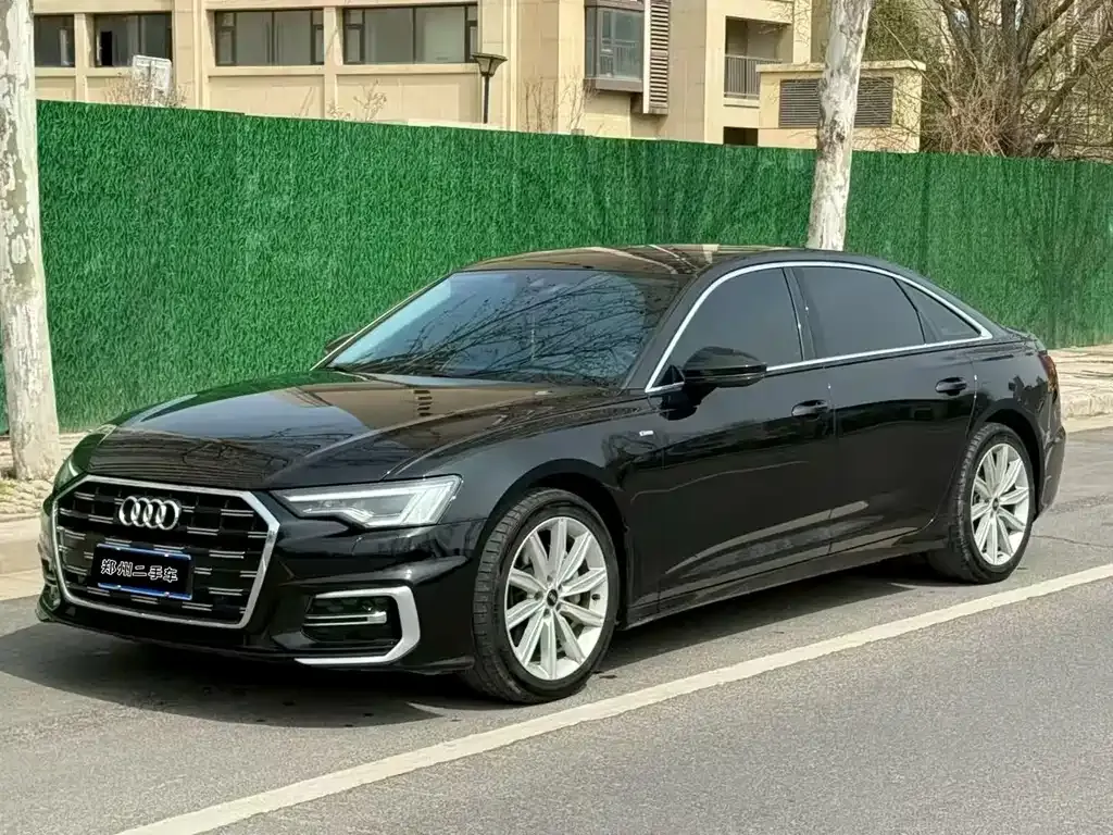 Audi A6L — фото 1
