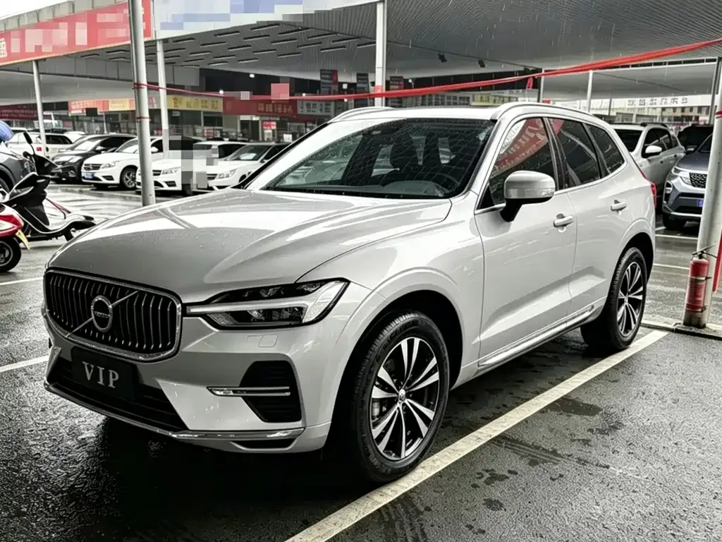 Volvo XC60 — фото 1
