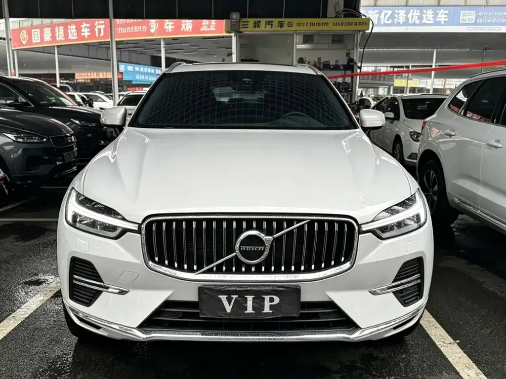 Volvo XC60 — фото 9