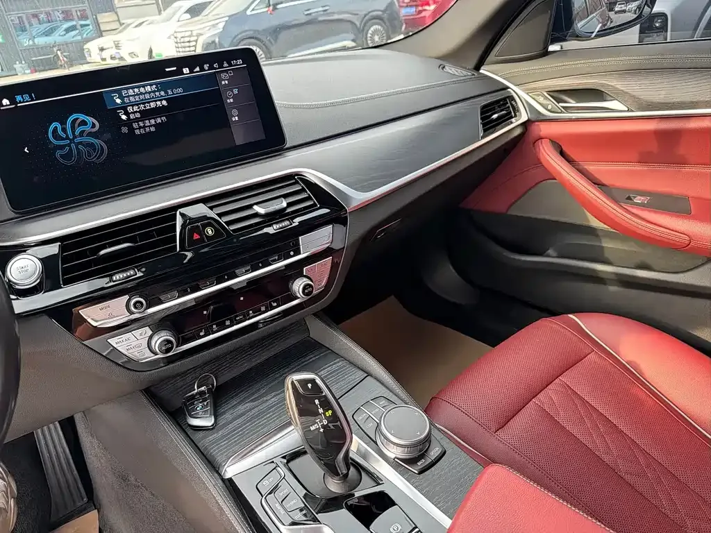 BMW 5 Series New Energy — фото 7