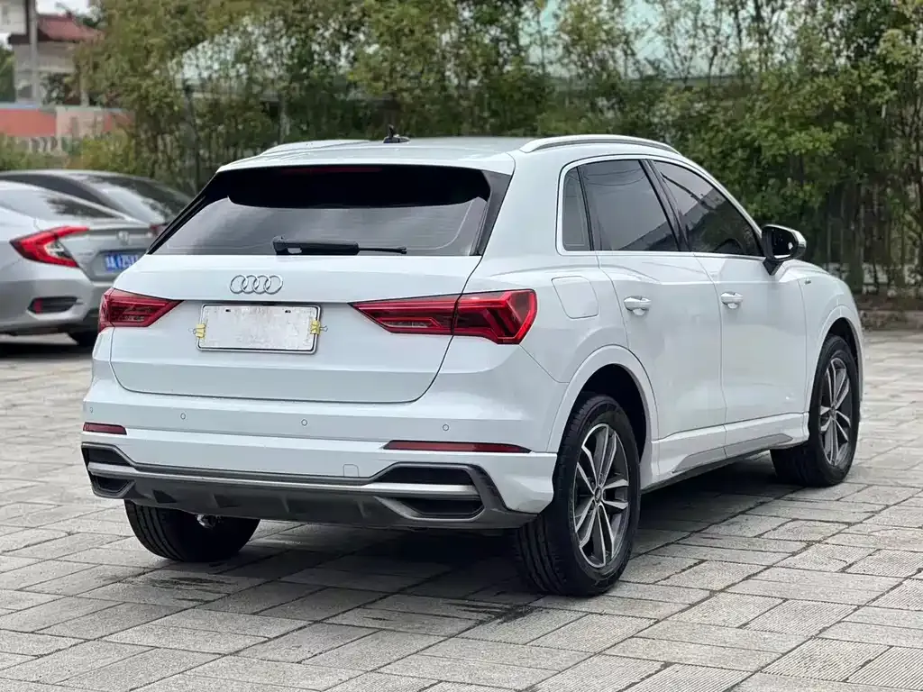 Audi Q3 — фото 10