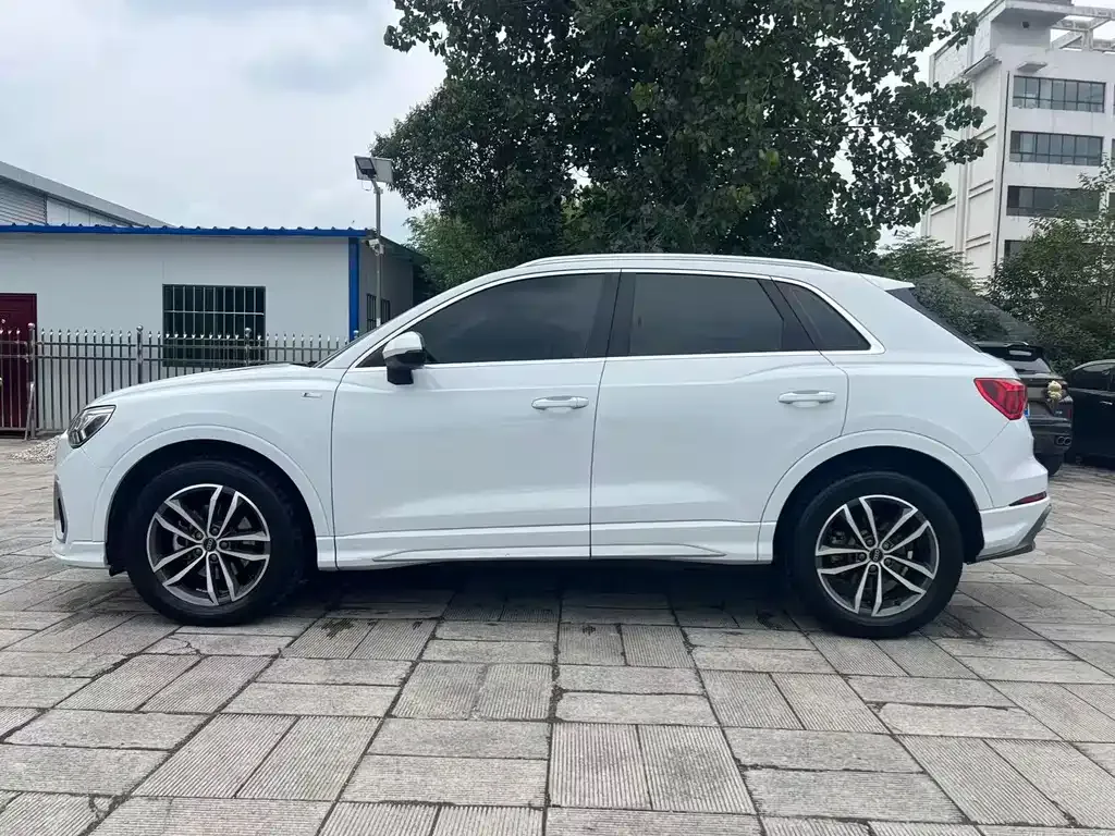 Audi Q3 — фото 7