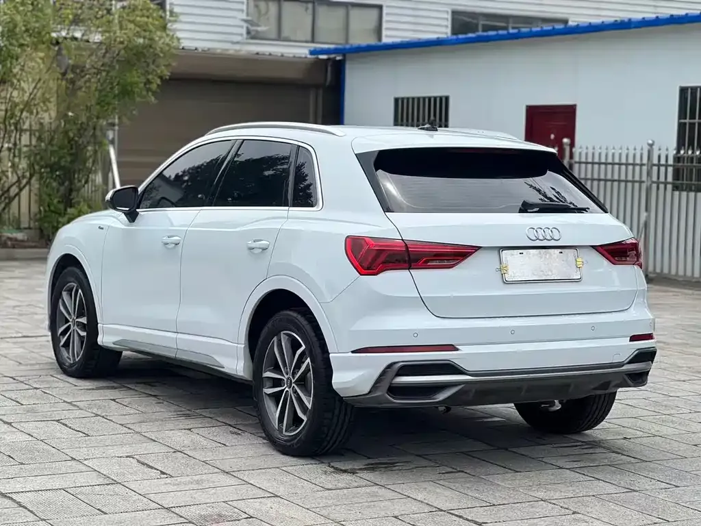 Audi Q3 — фото 9
