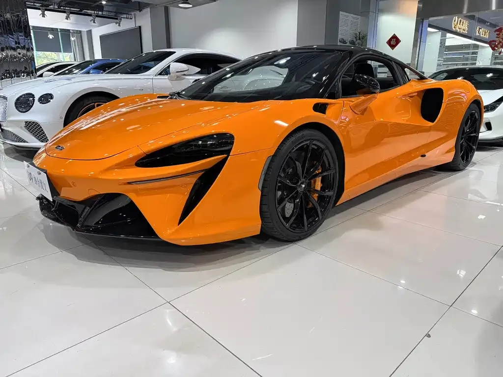 McLaren Artura — фото 1
