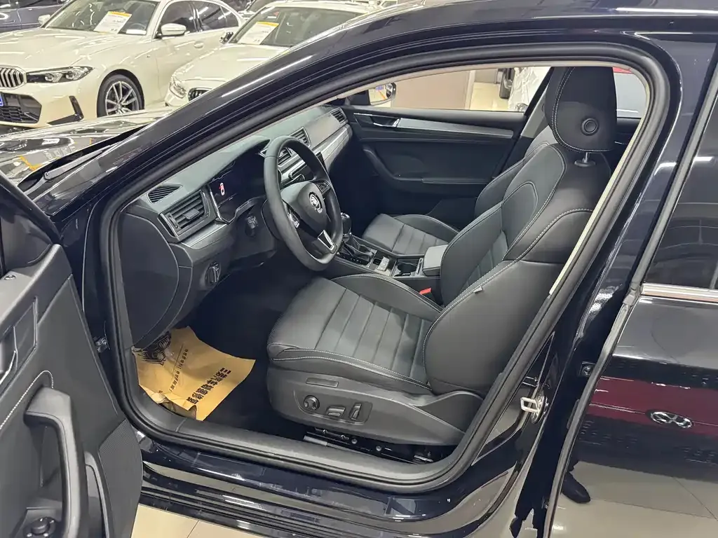 Skoda Superb 2024 из CN, фото 2