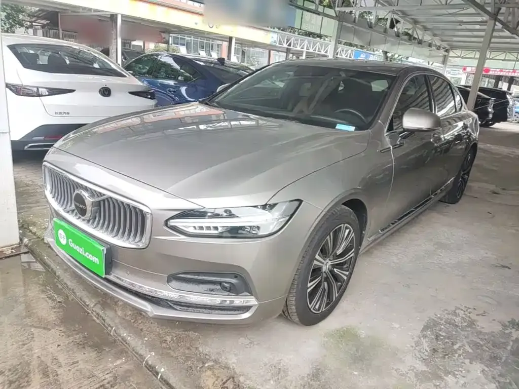 Volvo S90 — фото 1