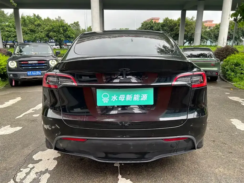 Tesla Model Y — фото 7