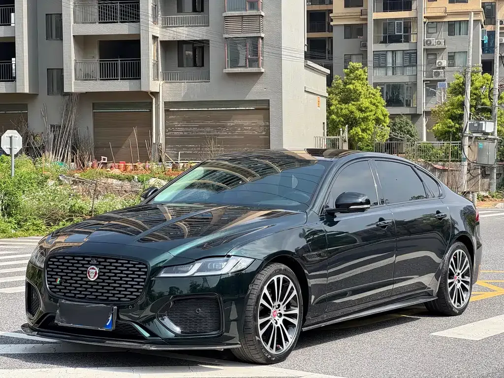 Jaguar XFL — фото 1