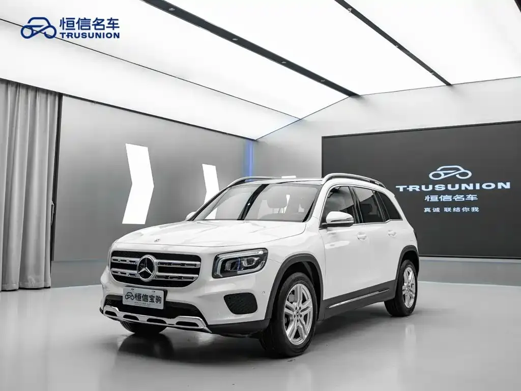 Mercedes-Benz GLB — фото 1
