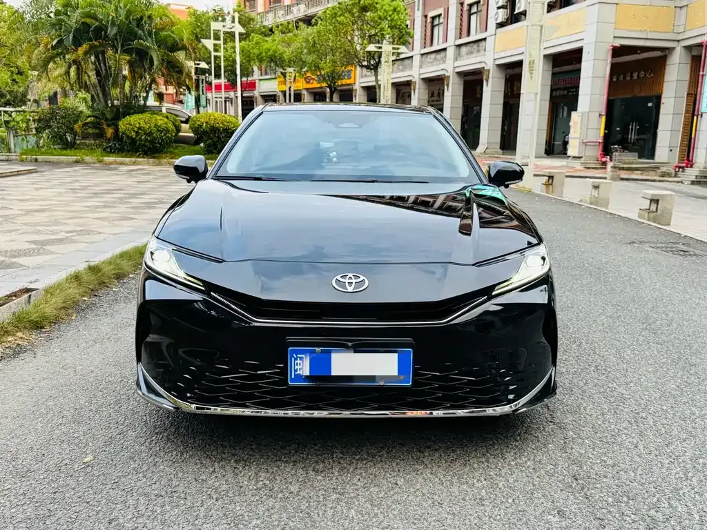 Toyota Camry — фото 6