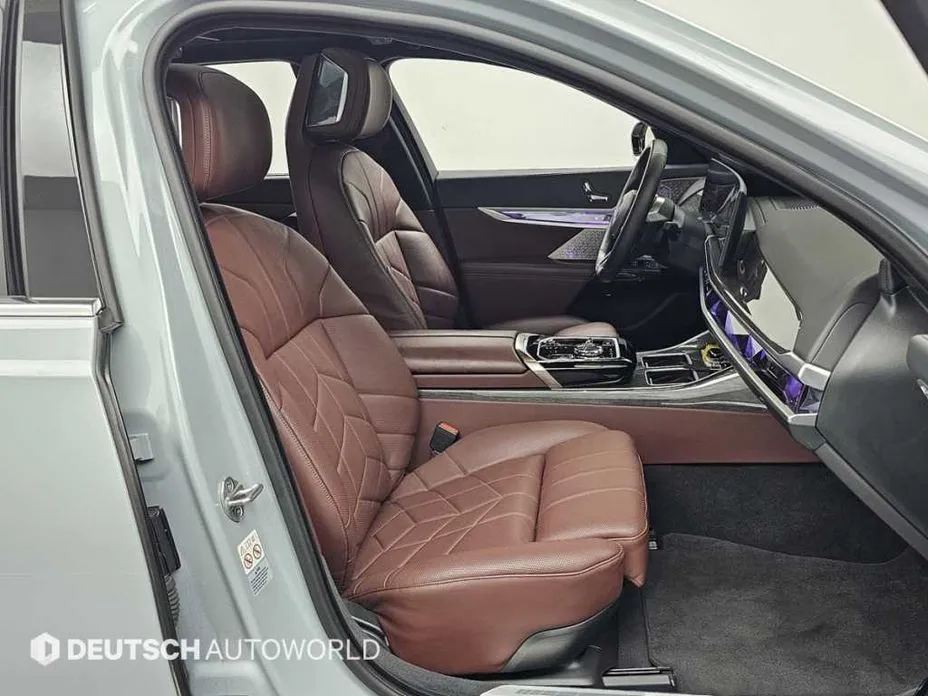 BMW i7 2023 из KR, фото 2