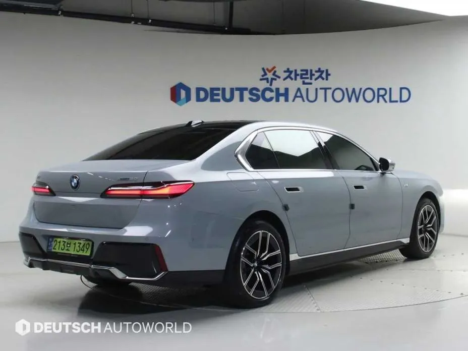BMW i7 2023 из KR, фото 3