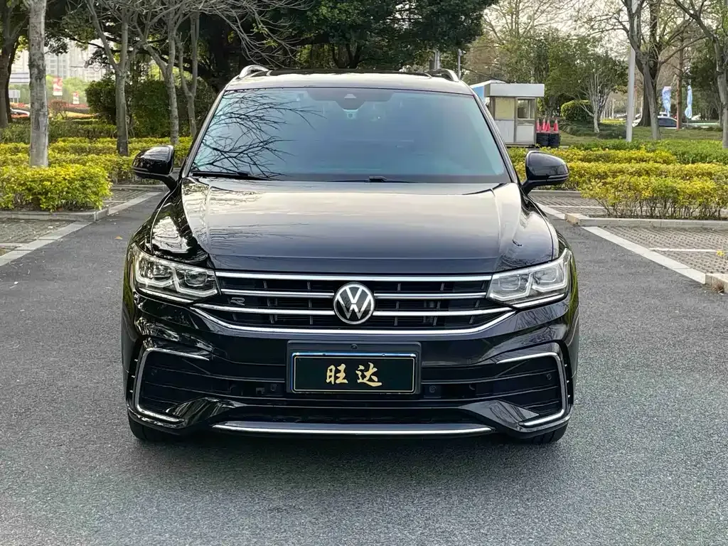 Volkswagen Tiguan L — фото 9