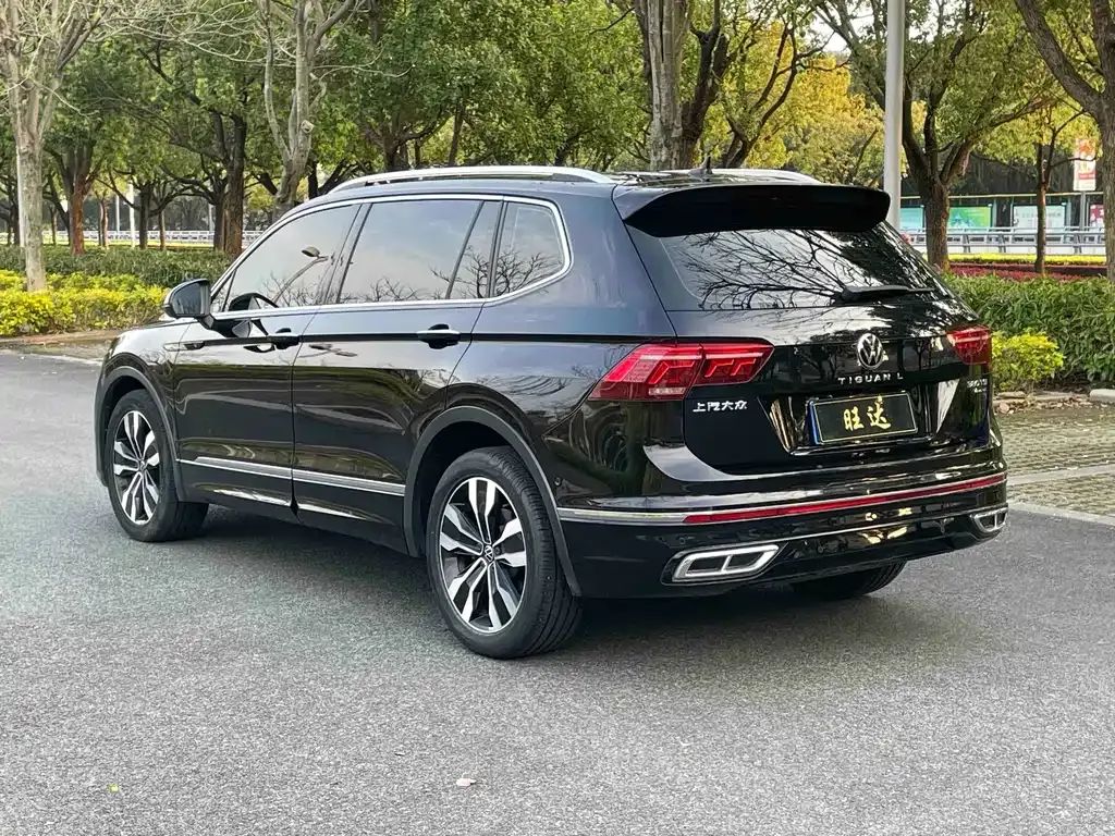 Volkswagen Tiguan L — фото 7