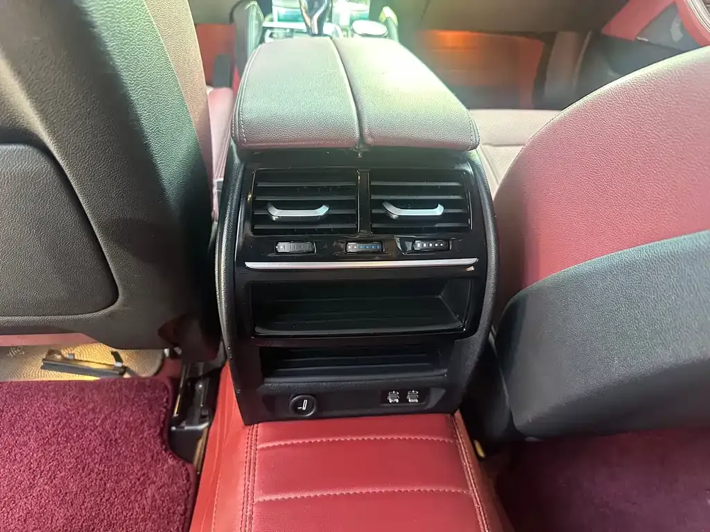 BMW 5 Series 2024 из CN, фото 2
