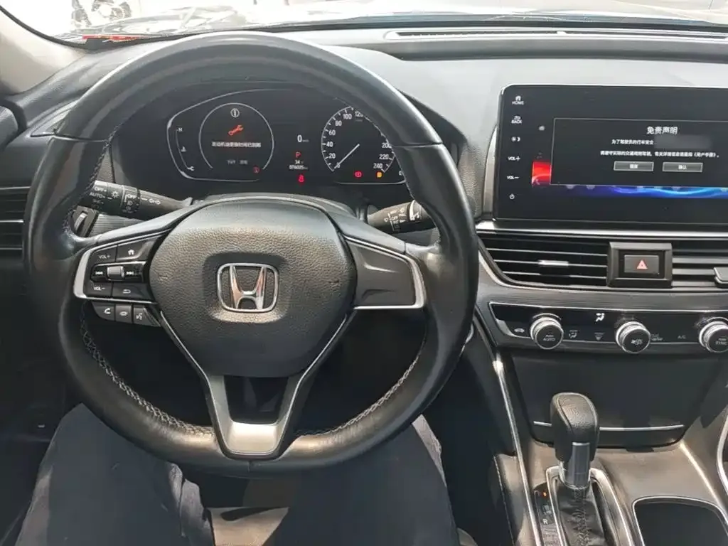Honda Accord — фото 10