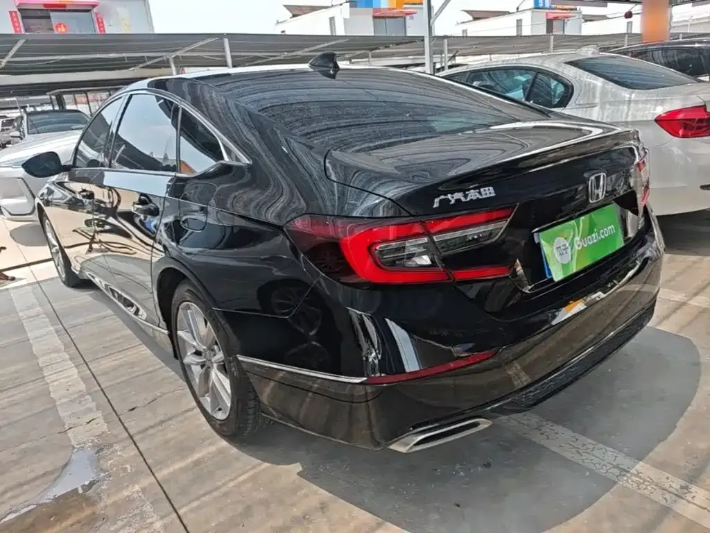 Honda Accord — фото 8
